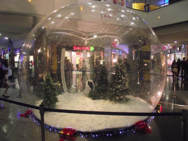 Hinchable esfera publicitaria