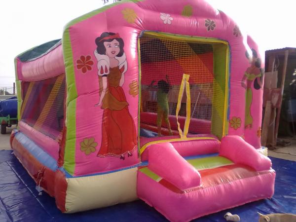 Castillo hinchable semi nuevo