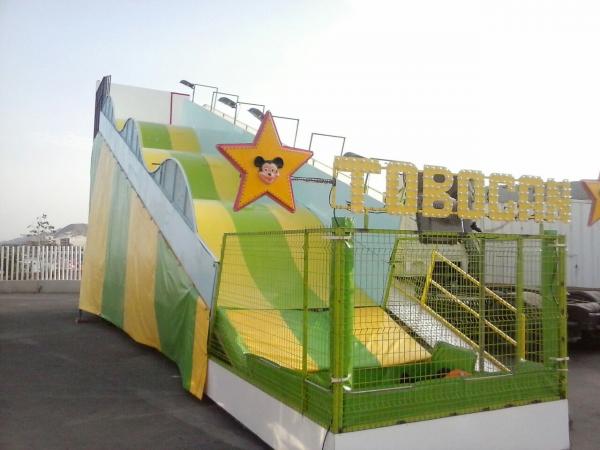 Tobogán en remolque