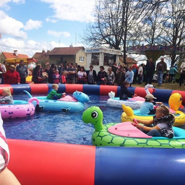 Bumperboat + piscina