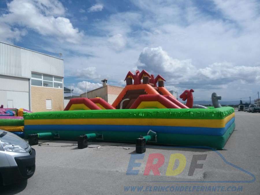 Castillo hinchable 11 x 9 metros - oferta - foto 1