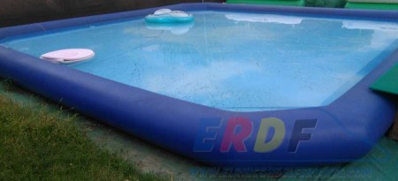 Piscina hinchable, turbina y 5 waterballs