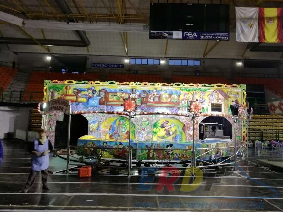 Tren disneylandia - foto 1