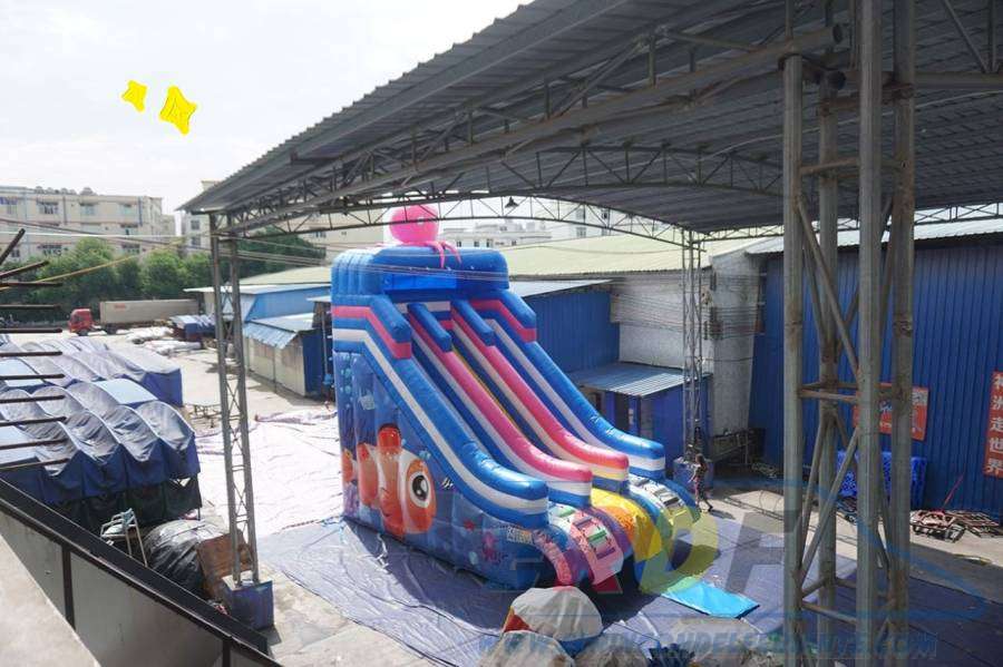 Tobogán y piscina hinchable - foto 1