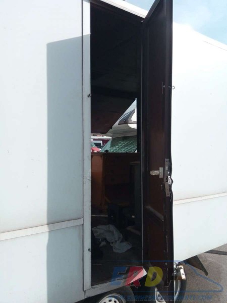 Remolque tienda, vacío. 1800kg m.m.a.